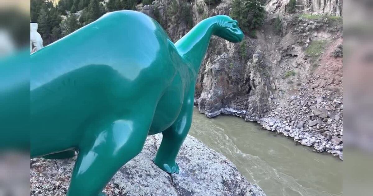 Sinclair dinosaur stolen from lot in prank